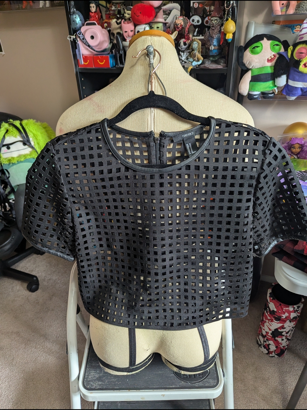Forever 21 Black Grid Mesh Short Sleeve Crop Top